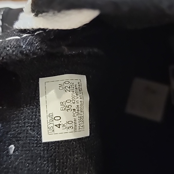 Worn once Black and white hightop vans youth sz 4 - Picture 7 of 7